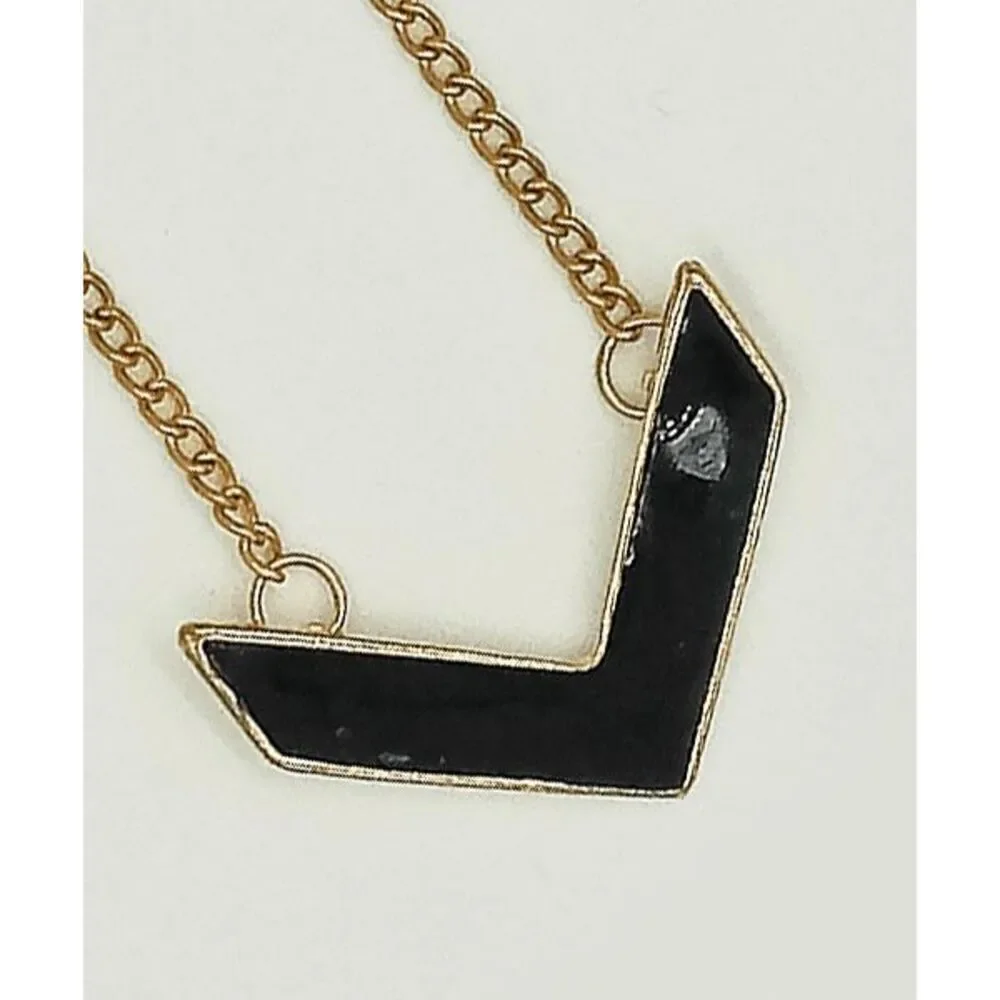 Ladies Dainty Black Arrow Necklace - Picture 2 of 3